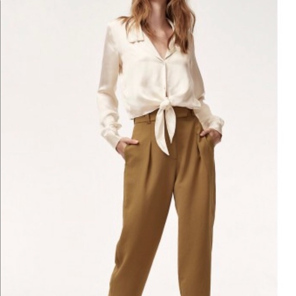 Wilfred Peaufiner Blouse in Caban. - Picture 3 of 3